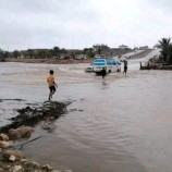 سقطرى أمطار غزيرة تخلف أضرارا في شبكة الطرقات بالجزيرة