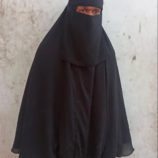 في فوه.. مروج مخدرات يتنكر بعباءة نسائية للهروب من الأمن!