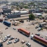 بدعم إماراتي.. وصول معدات خامس محطة طاقة شمسية لليمن