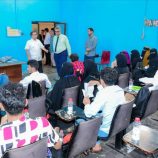 رئيس جامعة عدن يتفقد سير العملية التعليمية في كليتي الآداب والإعلام ومركز المرأة