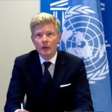 بعد قصف مطار صنعاء.. المبعوث الأممي يطالب بتحرك عاجل لاحتواء التصعيد