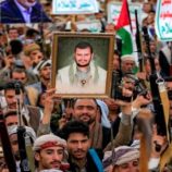 اليمن يدعو إلى استراتيجية موحدة تنهي التهديد الحوثي للملاحة