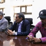 وفد من وزارة الزراعة والري والسلطة المحلية في سقطرى يعقد اجتماعًا موسعًا مع مؤسسة التواصل لبحث التدخلات التنموية في المحافظة