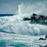 قوات خفر السواحل تحذر من خطورة السباحة في السواحل الشرقية خلال موسم الرياح