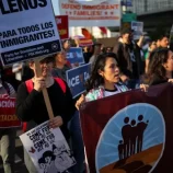 حملة اعتقالات ضد مهاجرين تفجر مواجهات مع الشرطة في لوس أنجلوس