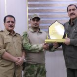 مدير أمن العاصمة عدن يكرّم قائد قوات الطوارئ والدعم الأمني تقديرًا لجهوده الأمنية