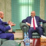 الرئيس الزُبيدي يطّلع على إجراءات البنك المركزي لضبط القطاع المالي والمصرفي