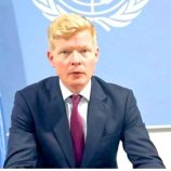 المبعوث الأممي يصل العاصمة عدن ويدعو إلى قرارات حاسمة لكسر الجمود السياسي