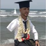 شاب جنوبي يقهر الإعاقة ويتخرج من كلية الصيدلة في العاصمة عدن .. تعرف عليه