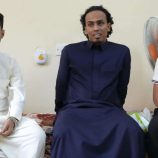 السقاف يزور الدكتور عبدالرحيم اليافعي ويشيد بتفوقه العلمي