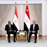 السيسي والبرهان يبحثان تطورات الأوضاع في السودان وآفاق التعاون