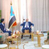 أثناء ترأسه اجتماعًا بقيادة قوات دفاع شبوة.. الرئيس (عيدروس الزُبيدي) يؤكد