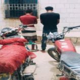 ضبط عصابة متخصصة بسرقة الدراجات النارية في مدينة عتق