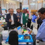 توزيع منح أدوات مهنية لـ381 شاب وشابة بالمكلا