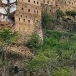 تهدّم منازل ومبانٍ أثرية بفعل الأمطار في 3 محافظات