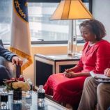 الرئيس الزُبيدي يبحث مع مسؤولة رفيعة في برنامج الأغذية العالمي سُبل تعزيز المساعدات الإنسانية لبلادنا