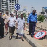 تدشين تركيب لوحات إرشادية مرورية في الشوارع الرئيسية بمديرية المنصورة