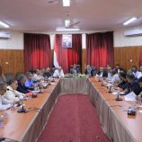 اجتماع موسع للجنة حصر وتصفية مشروع مرافق الصرف الصحي لمدينتي سيئون وتريم