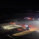 السيول تجرف ثلاث سيارات في شبوة