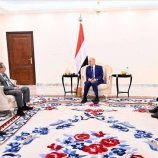 رئيس مجلس القيادة يشيد بدور السلطة القضائية في دعم برنامج الاصلاحات الشاملة