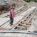 بتوجيهات اللواء أحمد تركي ومتابعة المهندس بغازي بدء اعمال اصلاح عبارة العند بتبن لحج