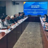 وفد رؤساء الجامعات اليمنية يستهل زيارته إلى الصين بلقاء موسع في جامعة شنغهاي للدراسات الدولية