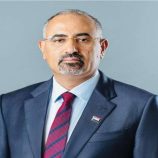 الرئيس الزُبيدي يُعزّي في وفاة الشخصية الاجتماعية محمد عيدروس باهارون