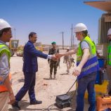 المحافظ بن الوزير يطلع على مستوى التجهيزات الفنية بمحطة كهرباء عتق وخطة توزيع توليد الطاقة الشمسية