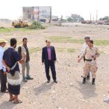 مدير عام دارسعد يتابع سير العمل في مشروعي إنشاء محطة الضخ وخط الصرف الصحي الممتد من جولة القعيطي وصولا الى أحواض المعالج بالعريش