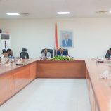 برئاسة المحافظ بن الوزير لجنة المناقصات تقر وتعلن عددًا من المناقصات الخدمية والتنموية