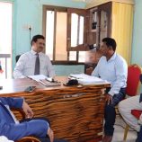 فريق التوجيه والرقابة الرئاسي يطّلع على سير العمل في عدد من مكاتب الوزارات التنفيذية بسقطرى