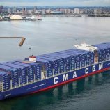 منصة دولية: أول سفينة حاويات عملاقة تستعد لعبور البحر الأحمر بعد هذا الاتفاق