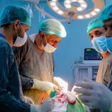 برعاية الشيخ سمير القطيبي.. تدشين العمليات في المخيم الطبي المجاني الثالث بمستشفى عدن التعاوني الخيري