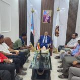 فريق التوجيه والرقابة الرئاسي يلتقي إدارة نادي الجزع الثقافي الرياضي بمديرية الغيضة