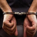 خلال عملية مداهمة ناجحة بحجر.. قوات الأمن تضبط المتهم بقتل بامساطر بعد ثلاثة أيام من ارتكابه جريمة قتل في المكلا