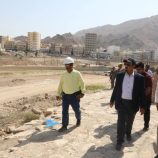 محافظ حضرموت يتفقد العمل بمشروع المرحلة الثانية لخور المكلا التي قاربت الـ 70% ويوجّه بإزالة العوائق التي تعترض سرعة الانجاز