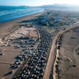 موكب جماهيري مهيب لأبناء الضالع عند مدخل العاصمة