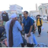 باتيس يتفقد المواطنين في سيئون ويؤكد استمرار القوات الجنوبية في تثبيت الأمن بوادي حضرموت