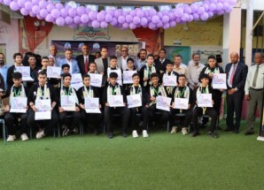 مدارس سماء عدن تستقبل طلابها الفائزين بالمركز الأول في مسابقة التحدي العالمي للروبوت