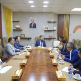 المحافظ شيخ يبحث تعزيز حماية تراث عدن الثقافي وتحديث قوائم المستفيدين من الإغاثة الدولية