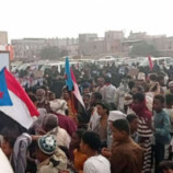 فعالية جماهيرية في تبن تأييدًا للإعلان السياسي والدستوري وتنديدًا بالعدوان السعودي