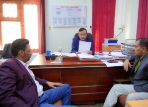 محافظ شبوة يطّلع على مستوى الإنجاز في مشاريع مياه الريف ويوجّه بتسريع التنفيذ