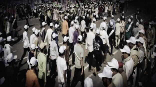 الحوثيون يجبرون آلاف الطلاب في الحديدة على استعراض عسكري مسلح