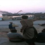 حريق يلتهم سفينة شحن بميناء سقطرى