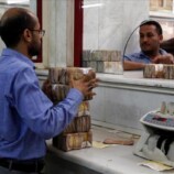 أزمة سيولة كبرى وتحذير من حرب اقتصادية