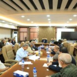 محافظ عدن يشدد على تكثيف النزول الميداني والرقابة لتحسين كفاءة الأداء المؤسسي