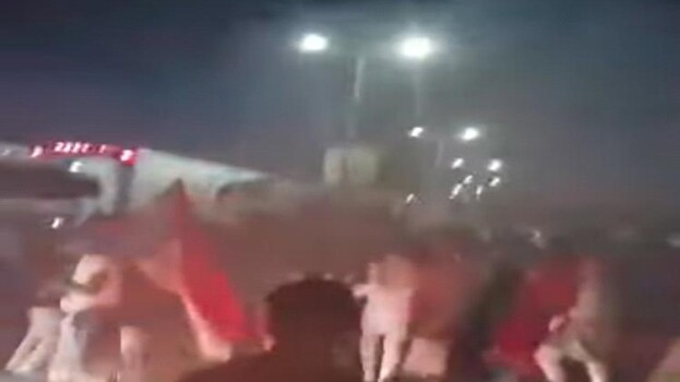 اعتقالات وإطلاق نار قرب مطار سيئون خلال احتجاجات رفع أعلام الجنوب