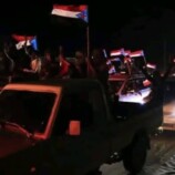 جماهير غاضبة تتجه إلى بوابة معاشيق رفضا لتواجد وزراء الاحتلال اليمني
