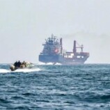 إغراق ناقلة نفط في مضيق هرمز يشلّ حركة الملاحة في الخليج العربي