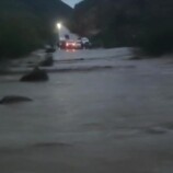 أمطار غزيرة وسيول جارفة تضرب مناطق في أبين وتقطع الطريق بين لودر والحضن لساعات